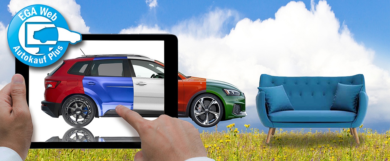 Ein aus mehreren Fahrzeugen zusammengeschnittener bunter PKW in der Seitenansicht der aus einem Tablet über das ein Finger wischt herauszufahren scheint. Am unteren Rand eine Sommerwiese auf der ein blaues Sofa steht, oben blauer Himmel.