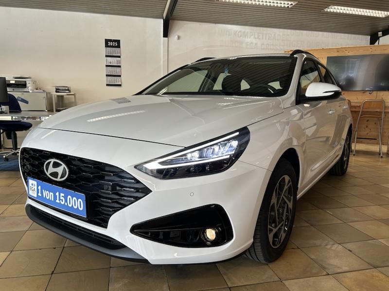 Hyundai i30 KOMBI 1.5 DPI SONDERMODELL GO NAVI*SHZG*LED*PDC*R-CAM